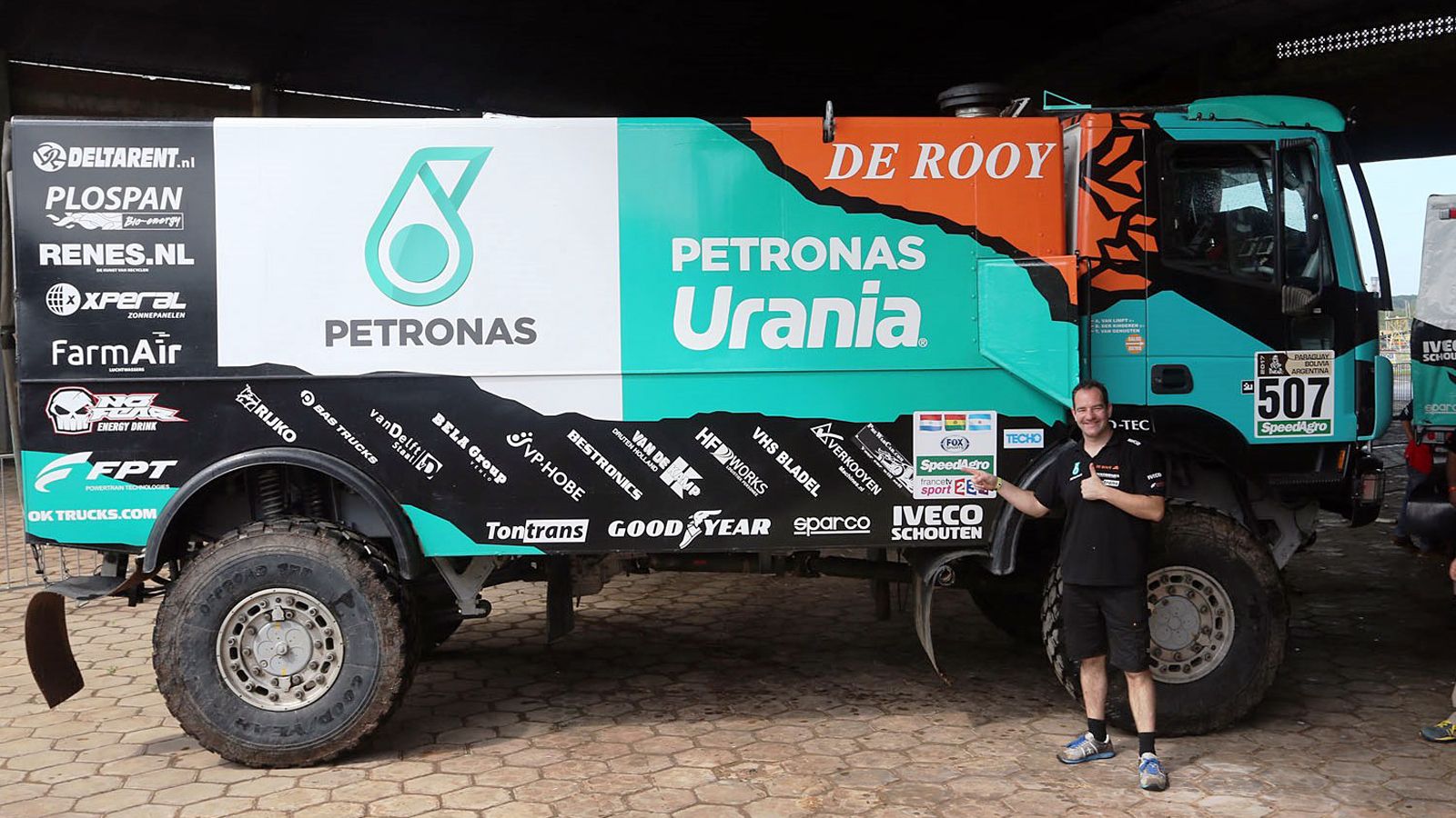 Από τις 2 – 14 Ιανουαρίου, η ομάδα Iveco Team Petronaw De Rooy, θα προσπαθήσει να υπερασπιστεί τον τίτλο της στην κατηγορία φορτηγών του Rally D