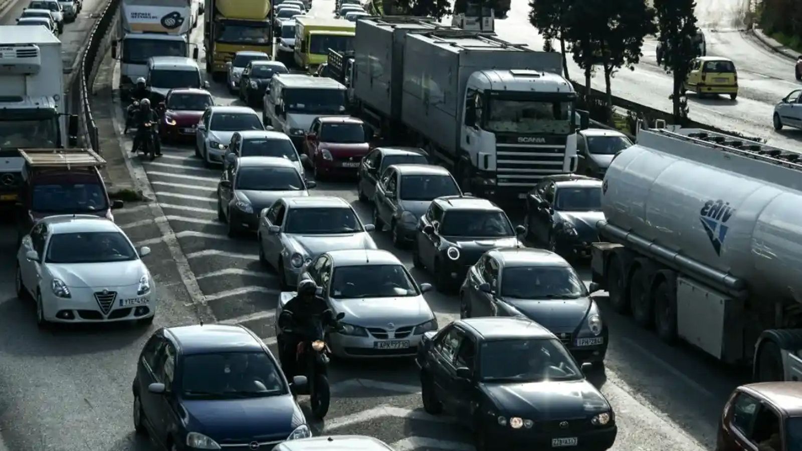 Φορτηγά & Κηφισός: Η αγορά... πετά το γάντι στην Πολιτεία!