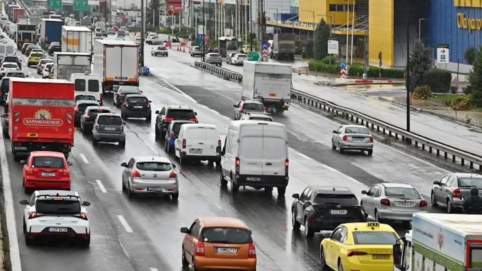 Γεγονός είναι ότι παρόλο που η πρόσφατη ευρωπαϊκή εξαγγελία για υποχρεωτική απόσυρση παλαιών ΙΧ από το 2026 δημιουργεί προσδοκίες, η ουσιαστική λύση π