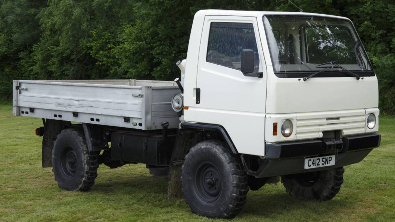Το πρώτο Land Rover Llama προ-παραγωγής του 1985.
