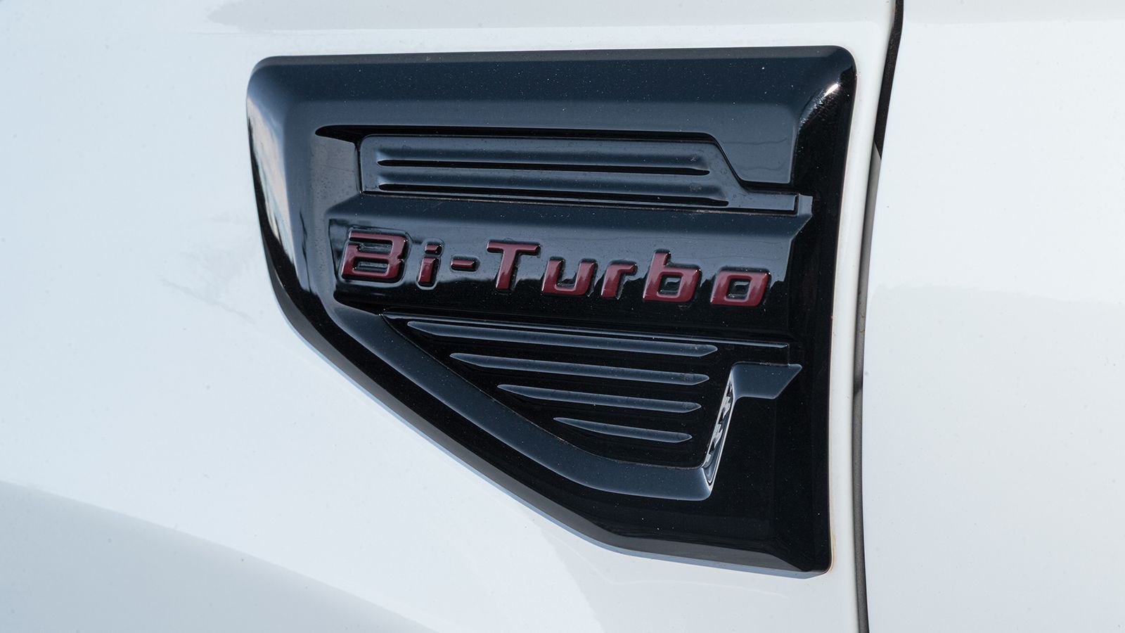 Ο πετρελαιοκινητήρας της SAIC Motors φέρει διπλό turbo, γεγονός που του διασφαλίζει άμεση απόκριση στις εντολές του οδηγού σε όλο το φάσμα των στροφών