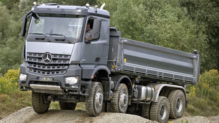 Το νέο Mercedes-Benz Arocs είναι ο πιο «εξειδικευμένος» εκπρόσωπος της γερμανικής εταιρείας για τον κατασκευαστικό κλάδο.