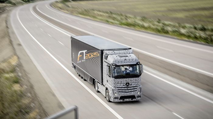 Στην προσεχή ΙΑΑ 2014, η Mercedes-Benz Trucks αναμένεται να παρουσιάσει το πρώτο αυτόνομο βαρύ επαγγελματικό όχημα.