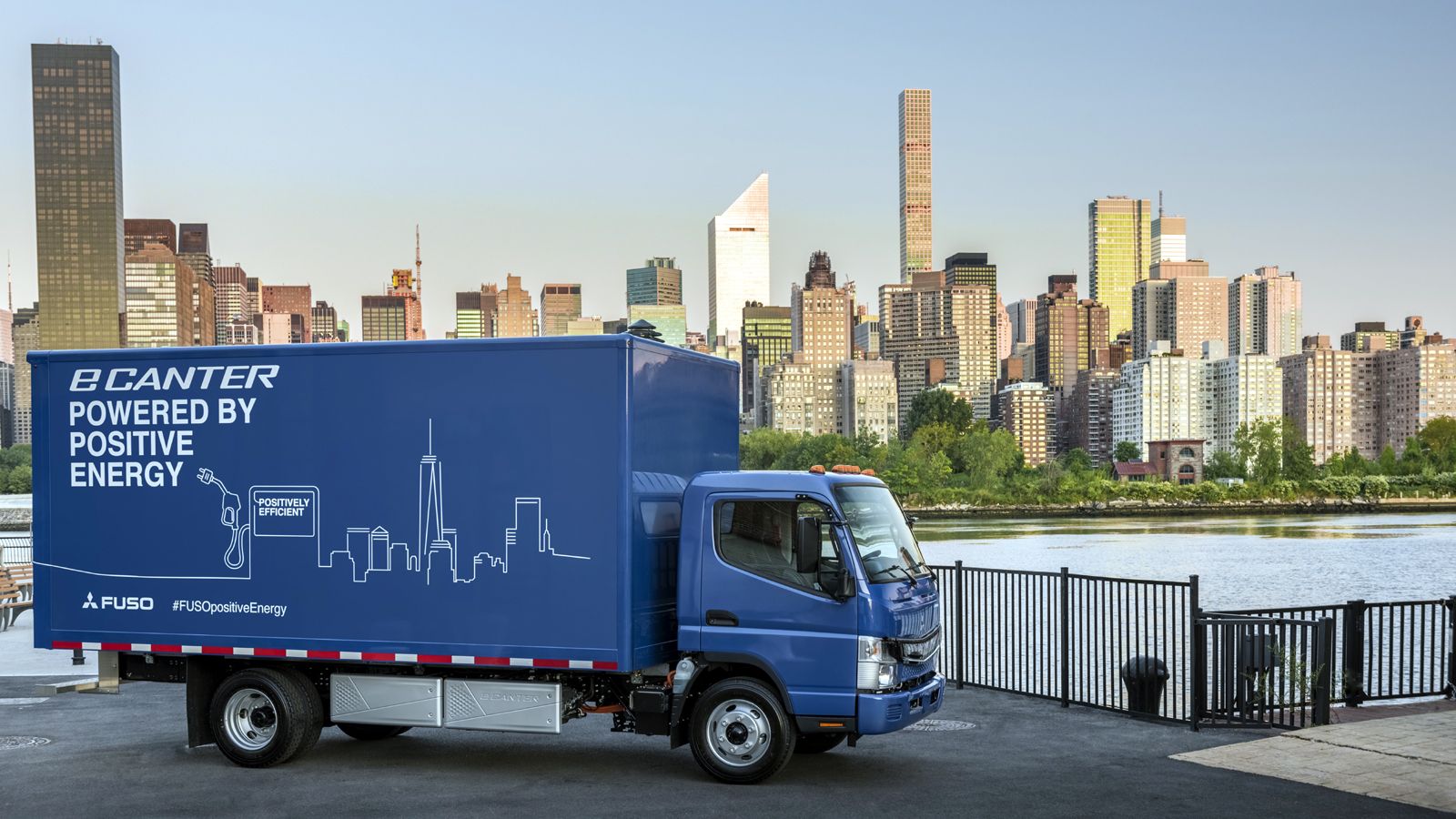 Η Daimler Trucks ανακοίνωσε το λανσάρισμα του πρώτου αμιγώς ηλεκτροκίνητο ελαφρού φορτηγού, του Mitsubishi Fuso eCanter.