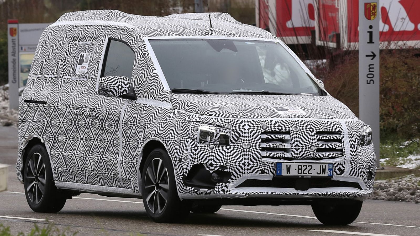 Η μελλοντική –πολυτελής- επιβατική έκδοση του Mercedes-Benz Citan, η T-Class, ξεκίνησε τις δοκιμές εξέλιξης της σε πραγματικές συνθήκες χρήσης. 