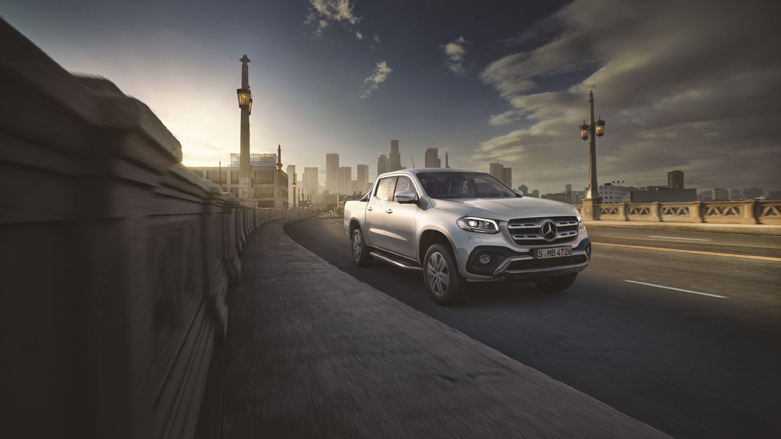 Παρακολουθήστε την πρώτη τηλεοπτική διαφήμιση του νέου Mercedes-Benz X-Class, όπως αυτό παρουσιάστηκε στην γερμανική αγορά.