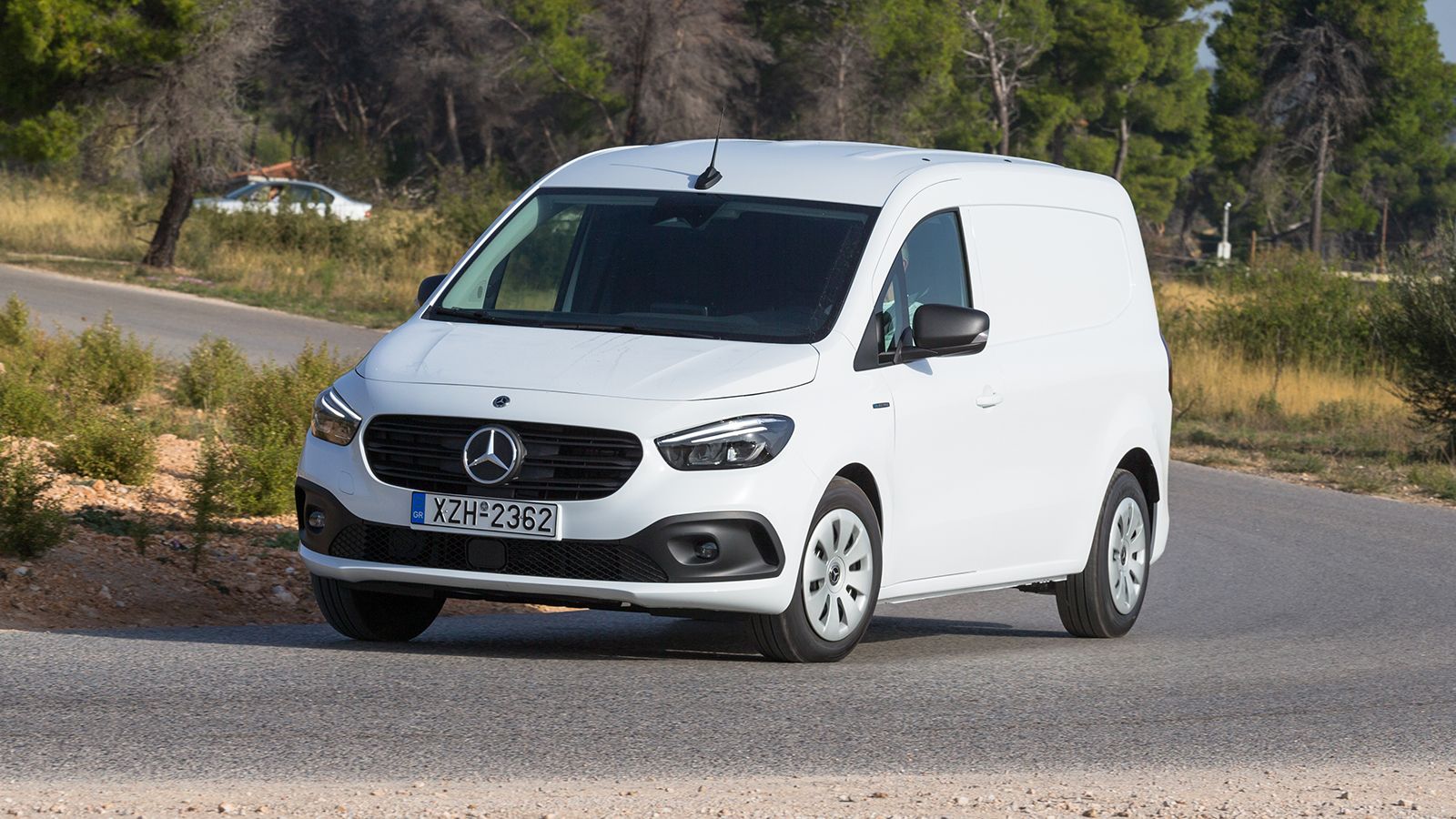 Mercedes-Benz Citan: εν κινήσει, σε στροφή