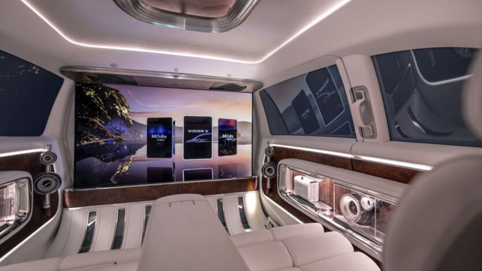 Mercedes-Benz Maybach VLS: Εσωτερικό καμπίνας με μεγάλη οθόνη