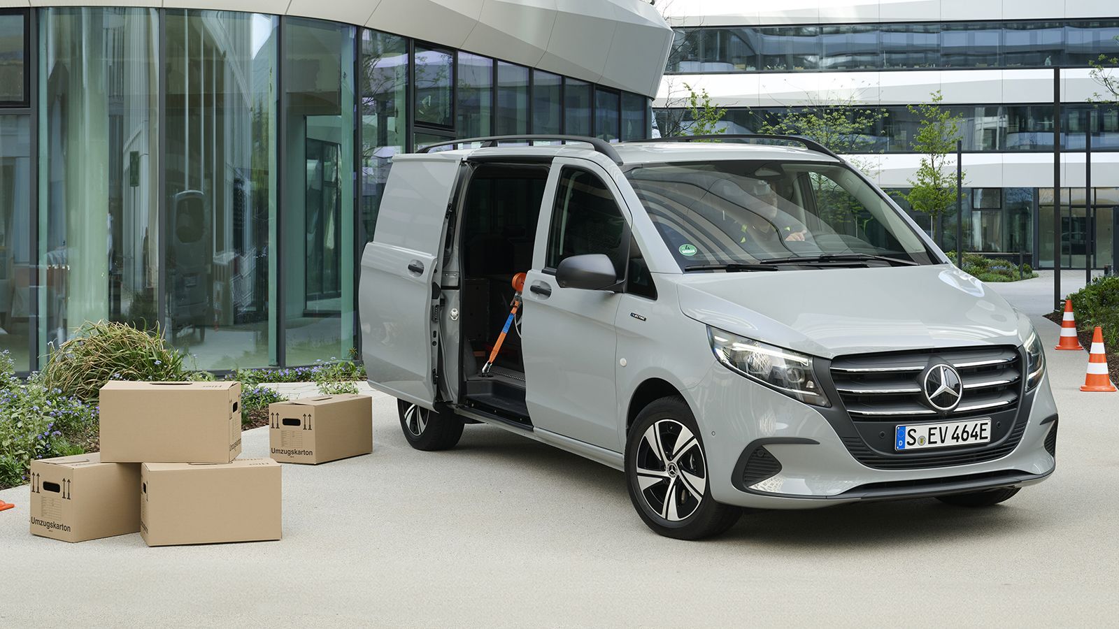 ¶σπρο Mercedes-Benz Vito ERGON edition με ανοικτή πλευρική πόρτα και φορτίο