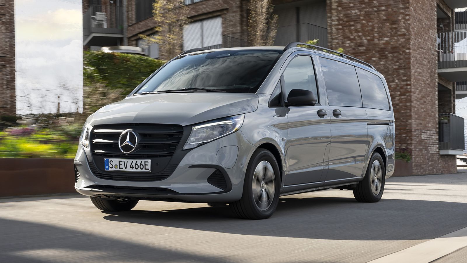 Mercedes-Benz Vito Tourer σε κίνηση