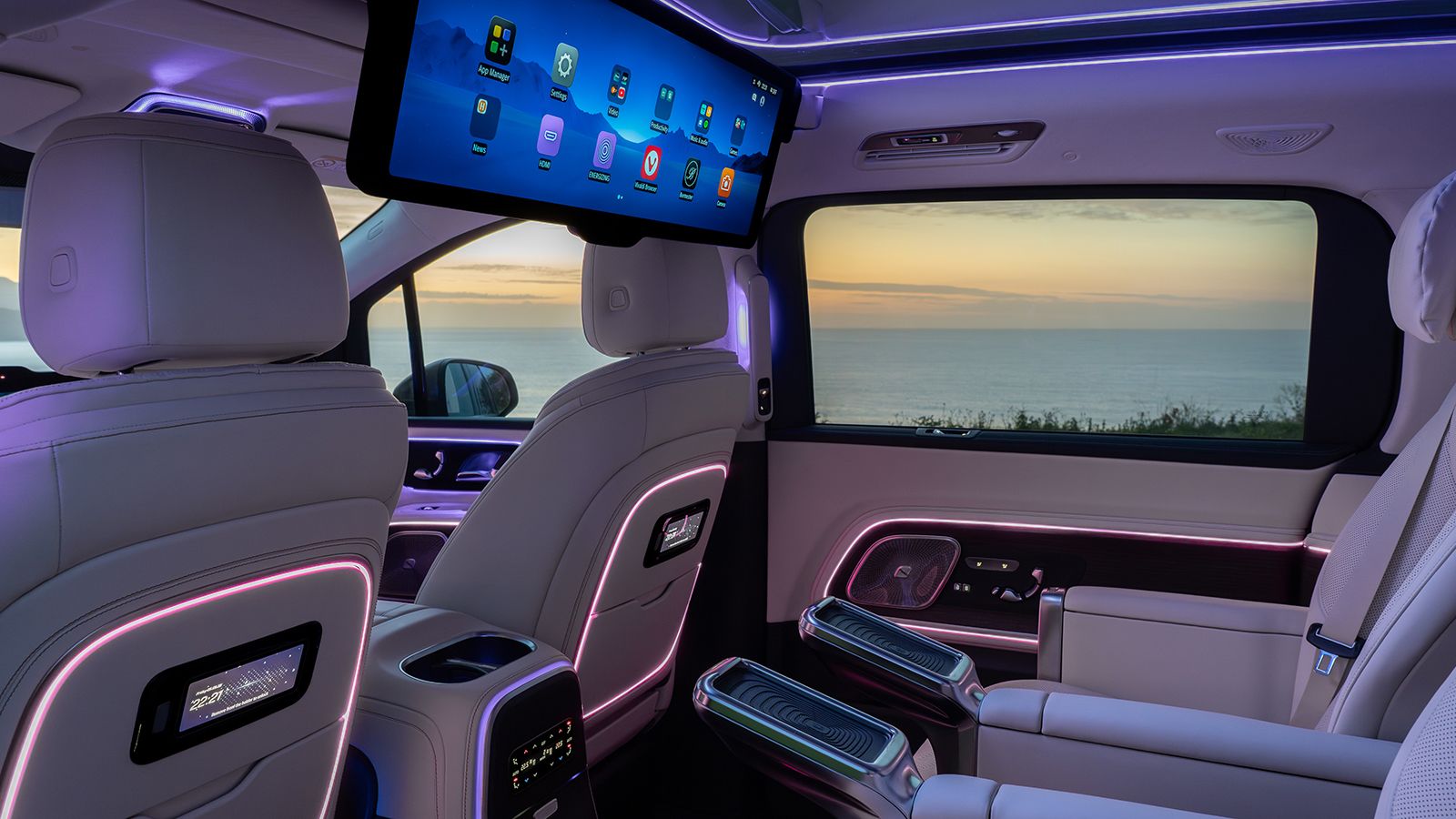 Mercedes-Benz VLE: πρώτη σειρά καθισμάτων και οθόνη