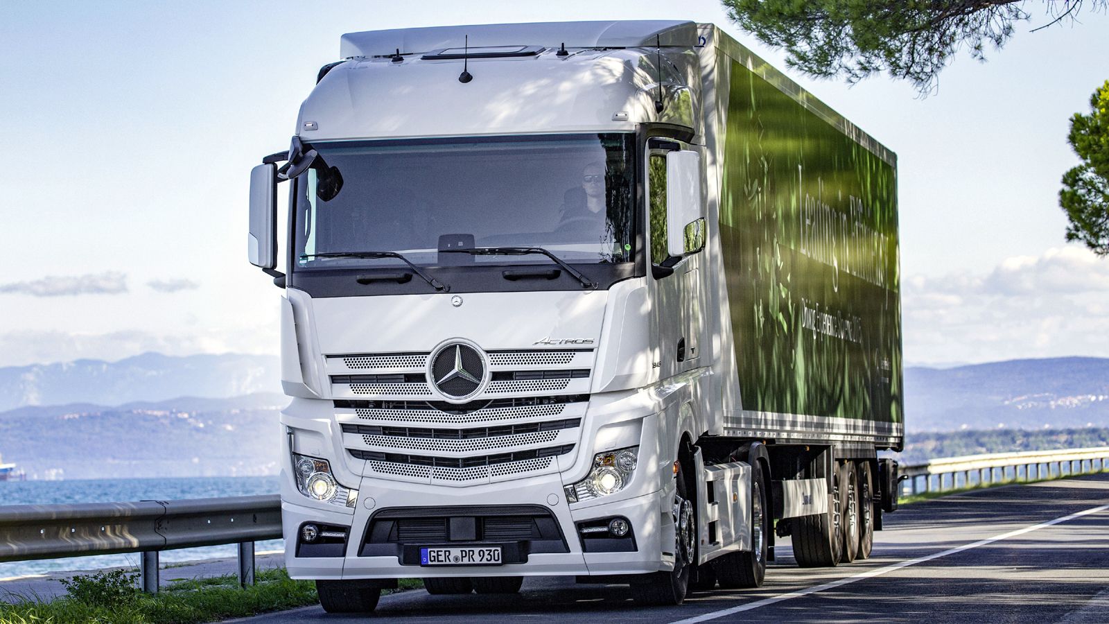 Από την 1η Ιουλίου 2016, οι νέοι κινητήρες της Mercedes-Benz Truck μπορούν να κάνουν χρήση πολλαπλών εναλλακτικών τύπων βιο-καυσίμων.