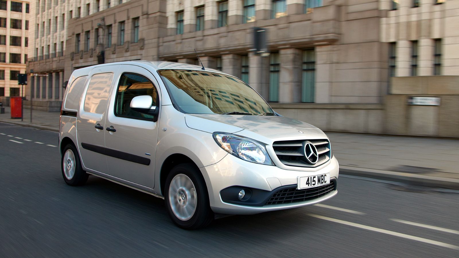 Από τον Σεπτέμβριο του 2016, το Mercedes-Benz Citan θα προσφέρεται στην ελληνική αγορά με ένα νέο κιβώτιο διπλού συμπλέκτη.