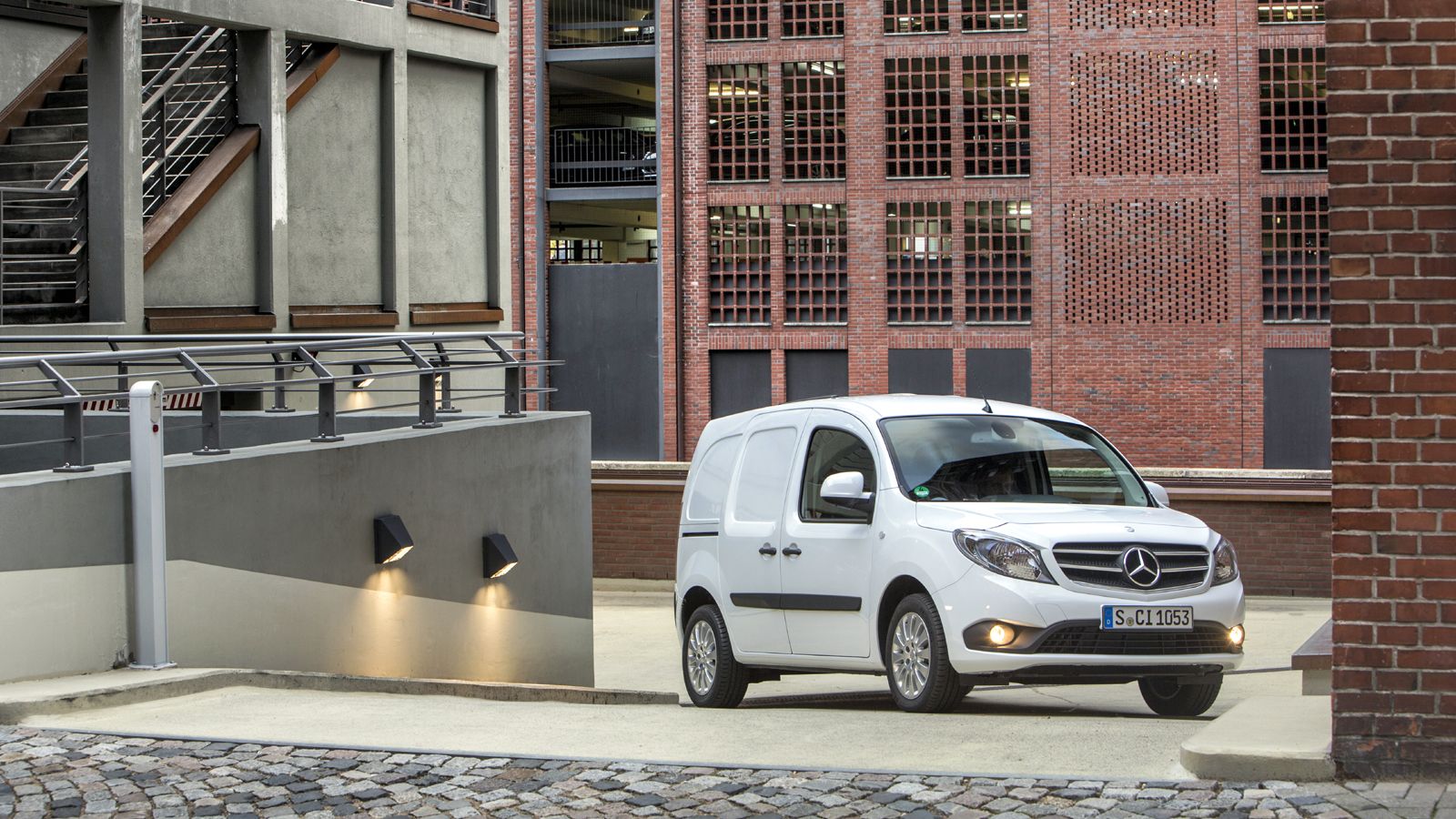 Όλοι οι κινητήρες του Citan προσφέρονται πλέον σε εκδόσεις Euro6, ένα έτος πριν από την επίσημη έναρξη ισχύος της σχετικής κοινοτικής νομοθεσίας.