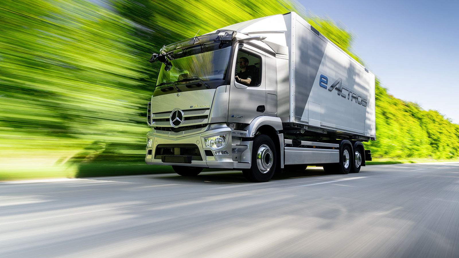 Το νέο «eActros» θα αρχίσει να παράγεται από τη Mercedes-Benz Trucks στις αρχές του 2021 ενώ… 