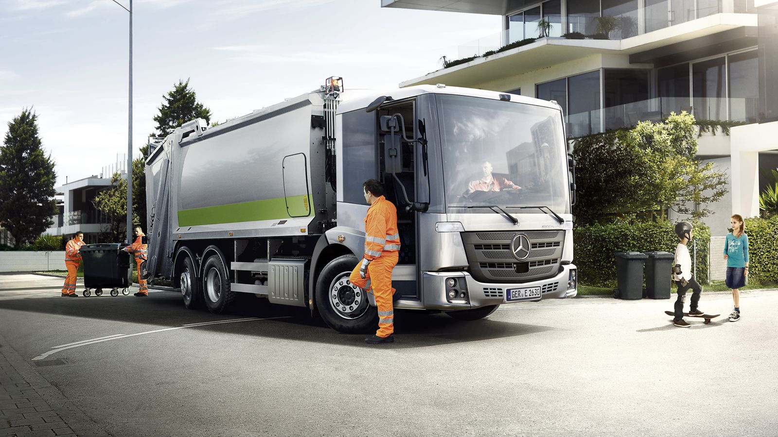 Το Mercedes-Benz eEconic χάρη στις μηδενικές εκπομπές ρύπων του θα συμβάλλει σημαντικά στη μείωση της ατμοσφαιρικής ρύπανσης εντός των πόλεων…