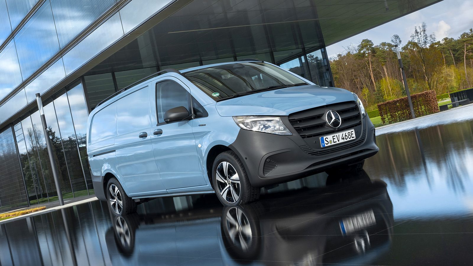 To Mercedes-Benz eVito θα προσφέρεται πλέον με νέα –μεγαλύτερη- μπαταρία ωφέλιμης χωρητικότητας 90kWh.