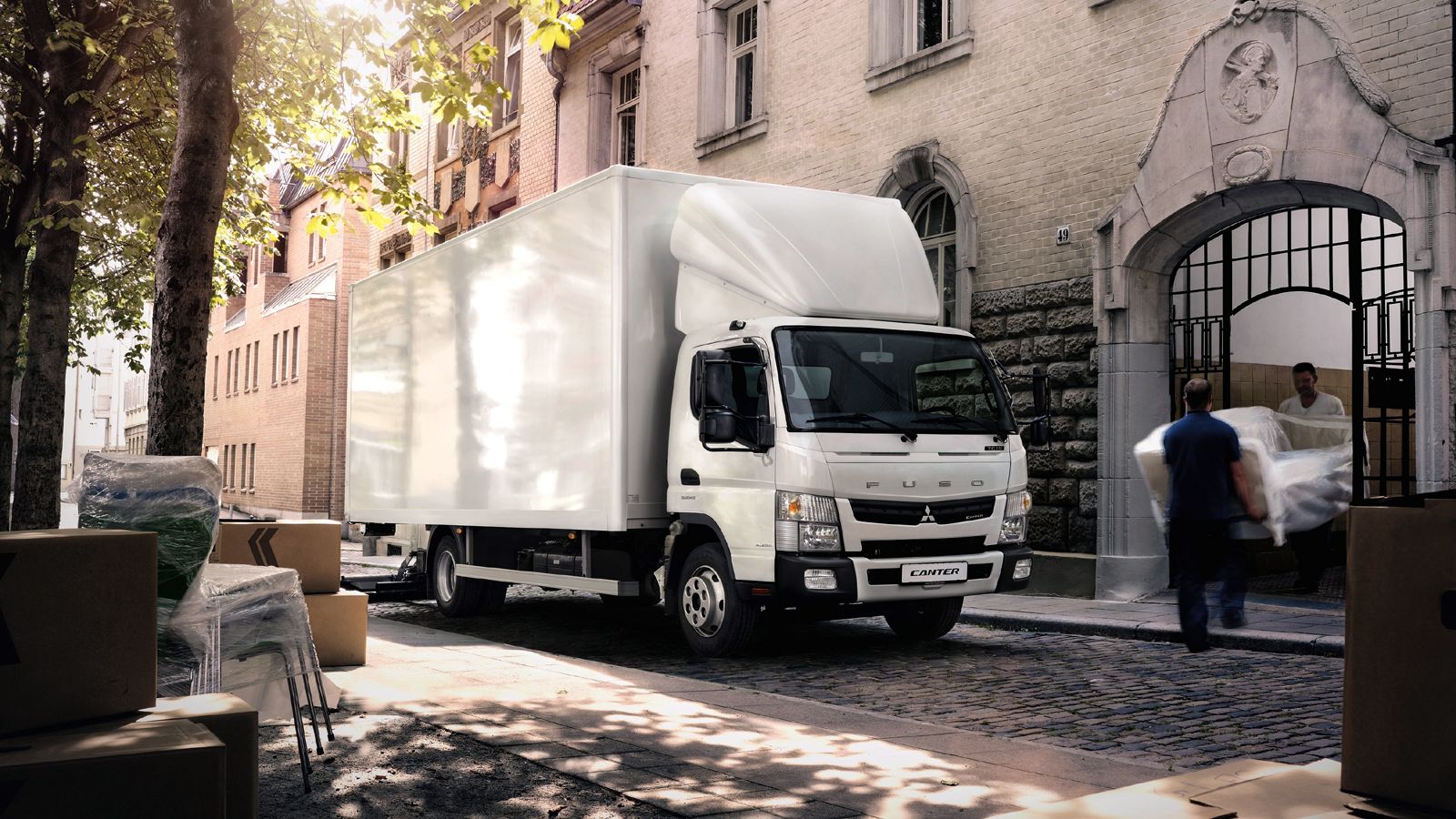 Σύμφωνα και με την επίσημη ανακοίνωση της, η Mercedes-Benz Ελλάς είναι πλέον ο Γενικός Διανομέας και Εισαγωγέας της FUSO στη χώρα μας.