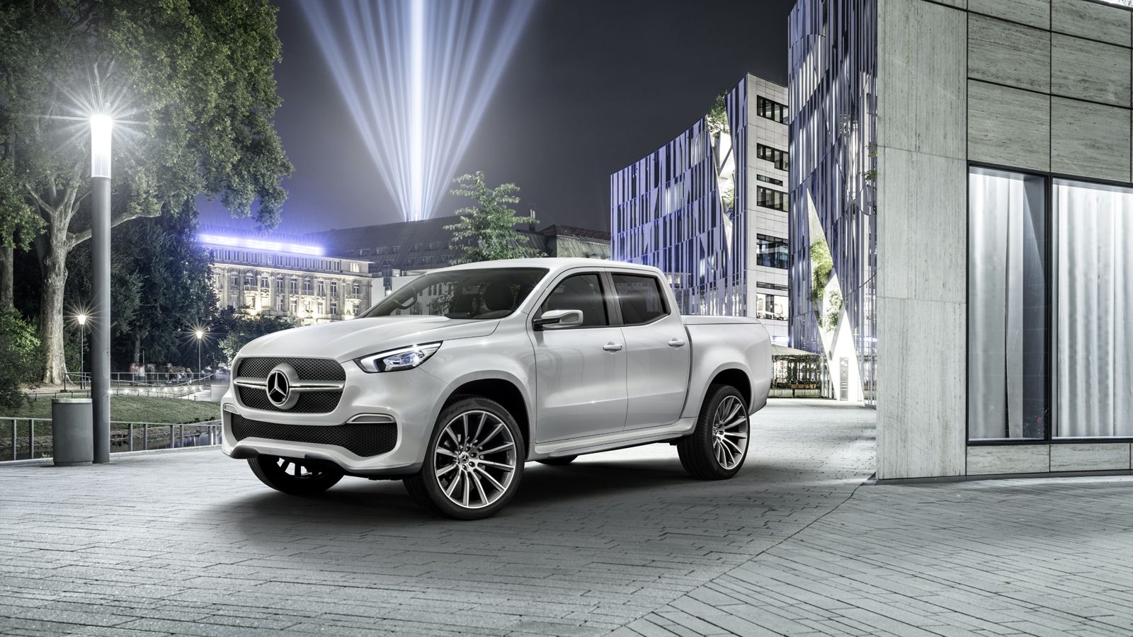 Το νέο Mercedes-Benz X-Class αναμένεται να λανσαριστεί επίσημα στις διάφορες αγορές της ΕΕ προς το τέλος του 2017.