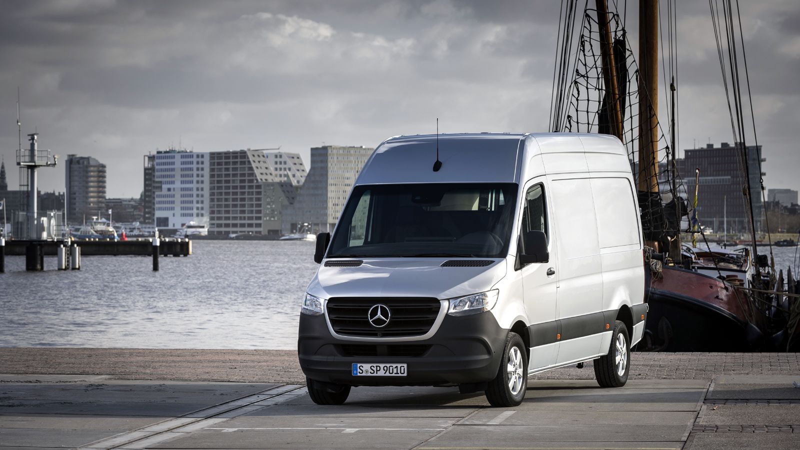Το νέο Mercedes-Benz Sprinter έχει σημειώσει αύξηση πωλήσεων της τάξης του 323,08% και βρίσκεται στην 7η θέση των πιο εμπορικών ελαφρών επαγγελματικών