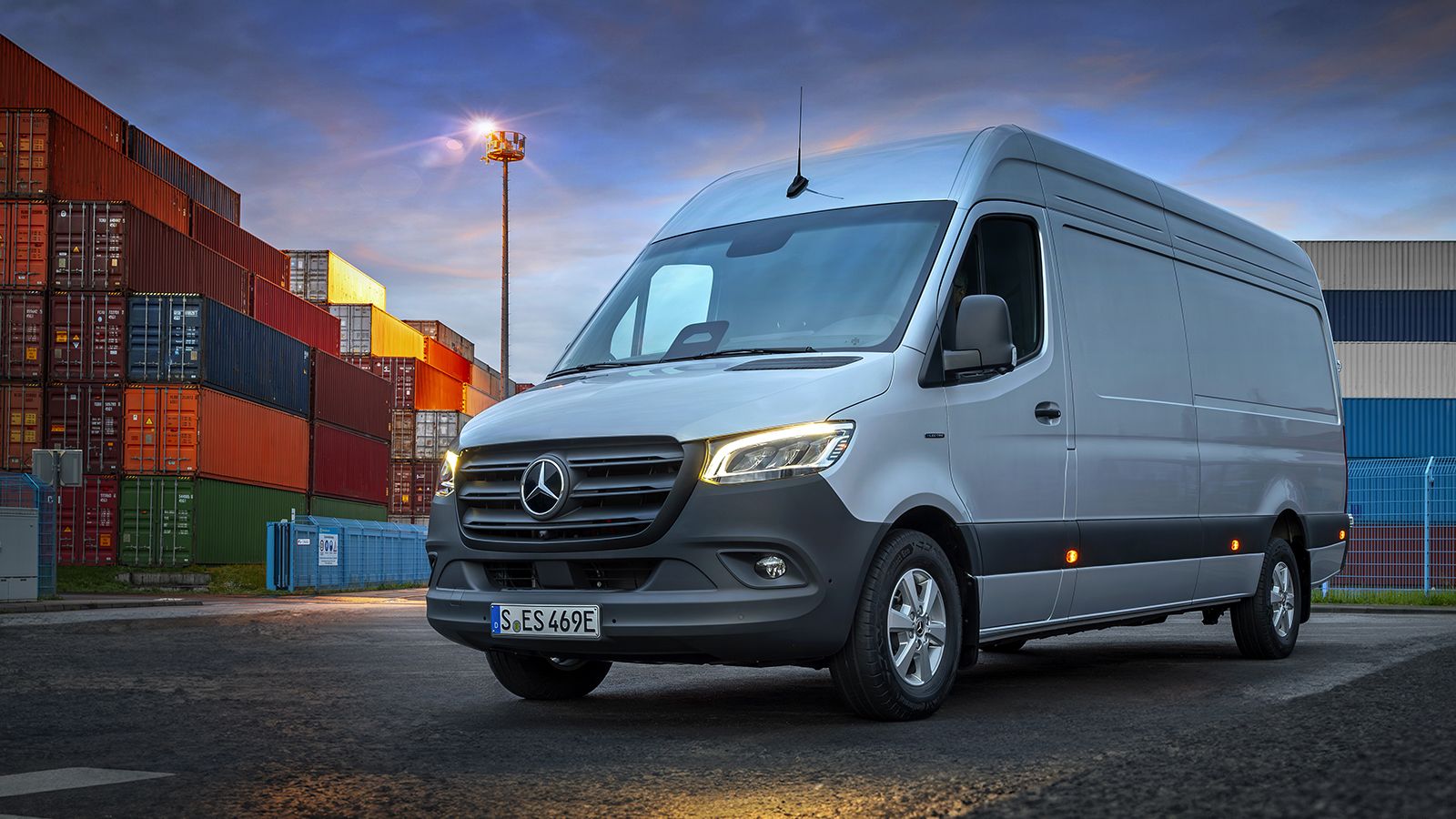 Απόκτησε τώρα το Mercedes-Benz Sprinter. Ετοιμοπαράδοτο και με Όφελος έως 10.000 ευρώ!