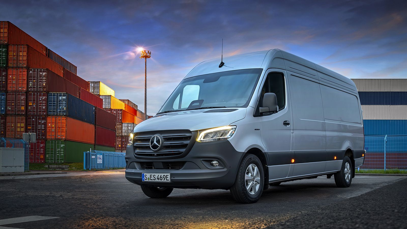 Το Mercedes-Benz Sprinter είναι διαθέσιμο ως ετοιμοπαράδοτο με ελάχιστο εγγυημένο Όφελος έως 10+ χιλ. ευρώ!