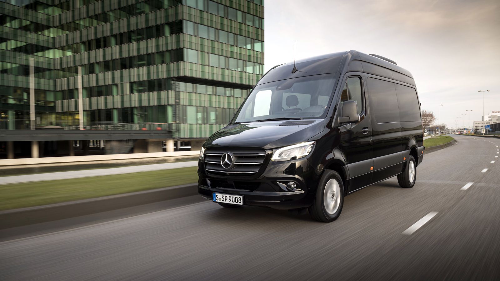 Το νέο Mercedes-Benz Sprinter είναι το μοντέλο με την υψηλότερη ποσοστιαία αύξηση πωλήσεων στο Top 10 των πιο εμπορικών οχημάτων για το 1ο 3μηνο του 2