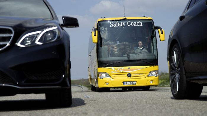 Η Mercedes-Benz ανακοίνωσε πως το Travego θα είναι πλέον διαθέσιμο με το Active Brake Assist 3 στον εξοπλισμό ασφάλειας του.