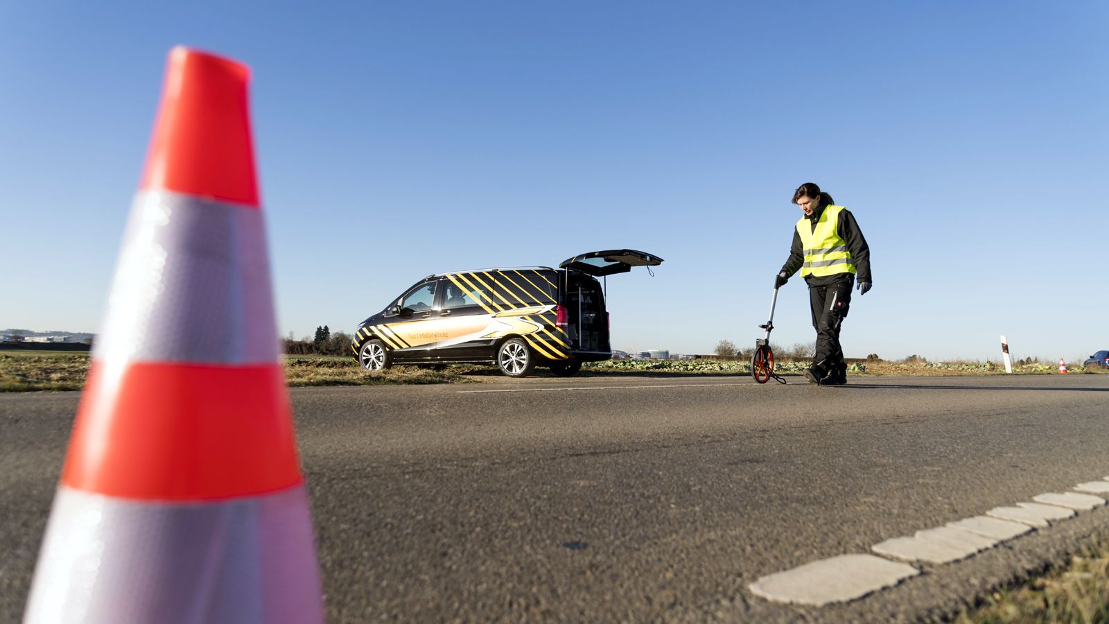 Το ερευνητικό τμήμα «Van Accident Research» της Mercedes-Benz έχει αναλάβει την ανάλυση πραγματικών τροχαίων ατυχημάτων με γνώμονα…