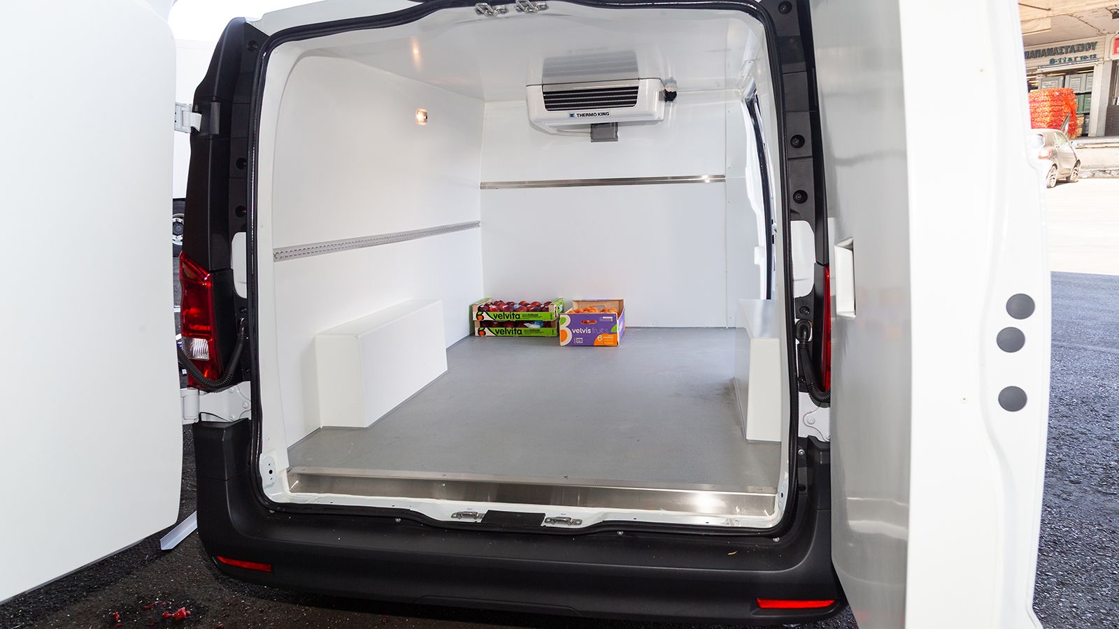 Οδηγούμε: Νέο Mercedes-Benz Vito για μεταφορά ευπαθών φορτίων
