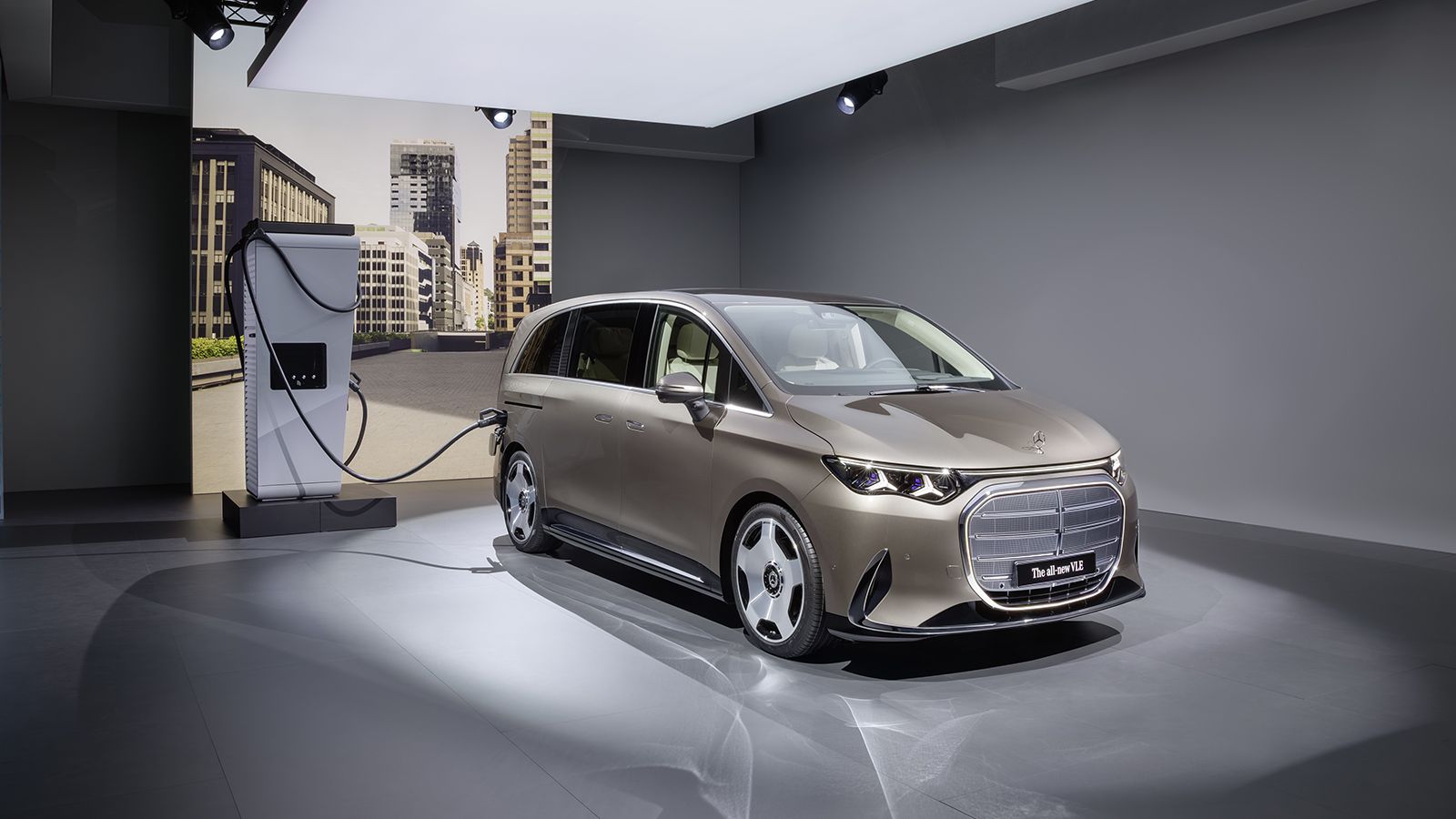 Mercedes-Benz VLE: Νέα πολυθέσια λιμουζίνα