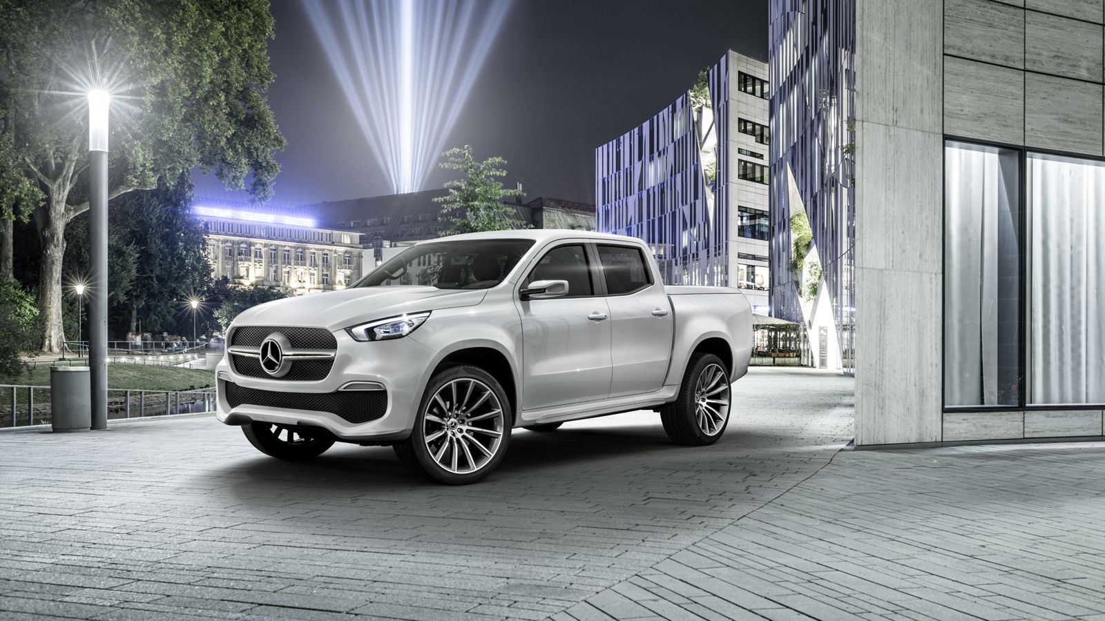 Πριν ακόμη παρουσιαστεί επίσημα η έκδοση παραγωγής του, το Mercedes-Benz X-Class έχει καταφέρει να κεντρίσει το ενδιαφέρον των Ευρωπαίων.