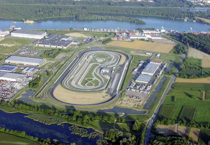 Νέα πίστα δοκιμών της Mercedes-Benz