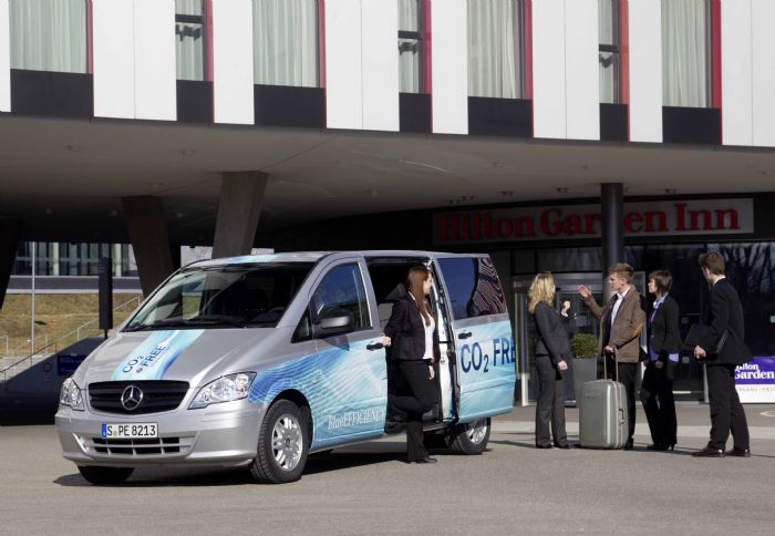 H επιβατική έκδοση του Vito E-CELL πραγματοποιεί την παγκόσμια πρεμιέρα της στην Διεθνή Έκθεση Αυτοκινήτου της Γενεύης.