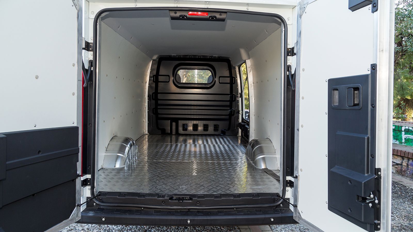 Ηλεκτρικά Μεσαία Vans: Όλες οι προτάσεις της αγοράς!