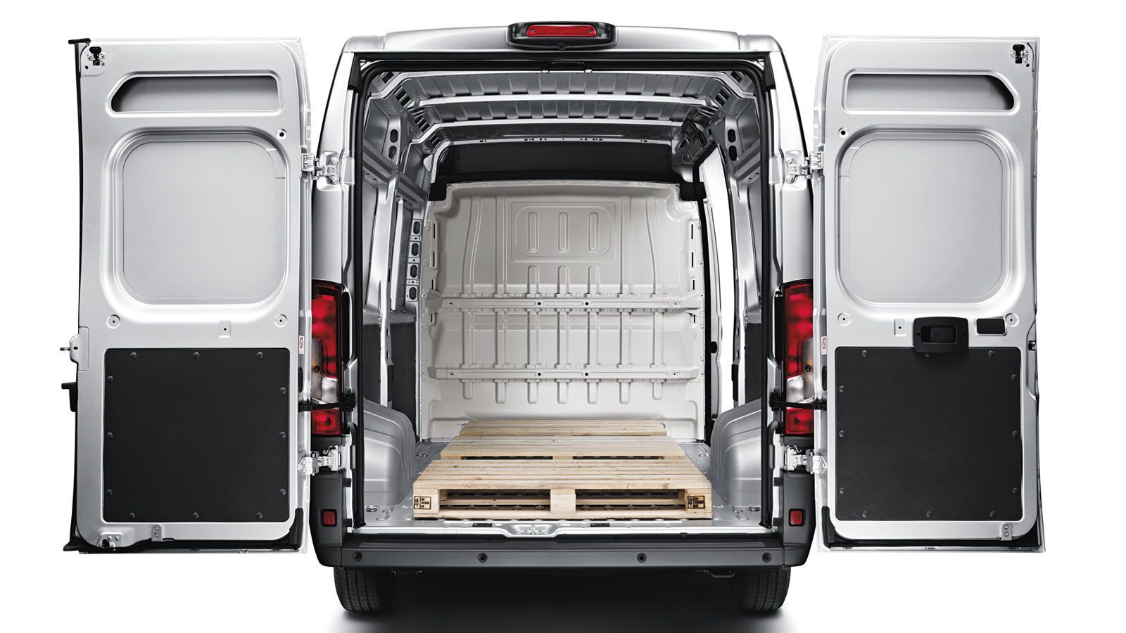 Peugeot Boxer: πού χάνει, πού κερδίζει
