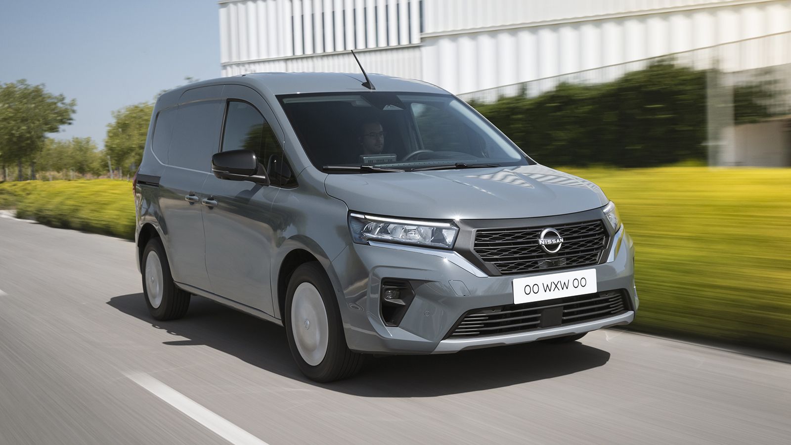 Το νέο Nissan Townstar θα αντικαταστήσει στην κατηγορία των Vanettes τα e-NV200 & NV250, δεδομένου ότι θα προσφέρεται σε συμβατικές ή ηλεκτρικές εκδόσ