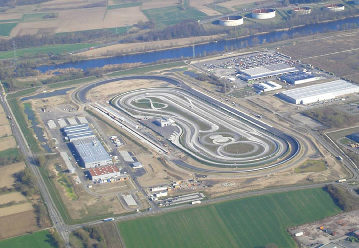 Νέο κέντρο δοκιμών Mercedes-Benz Trucks