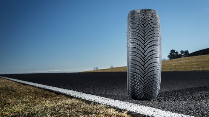 Το νέο ελαστικό Michelin CrossClimate ανταποκρίνεται εξίσου καλά κάτω από όλες τις περιβαλλοντικές συνθήκες τόσο ως θερινό όσο και χειμερινό ελαστικό.