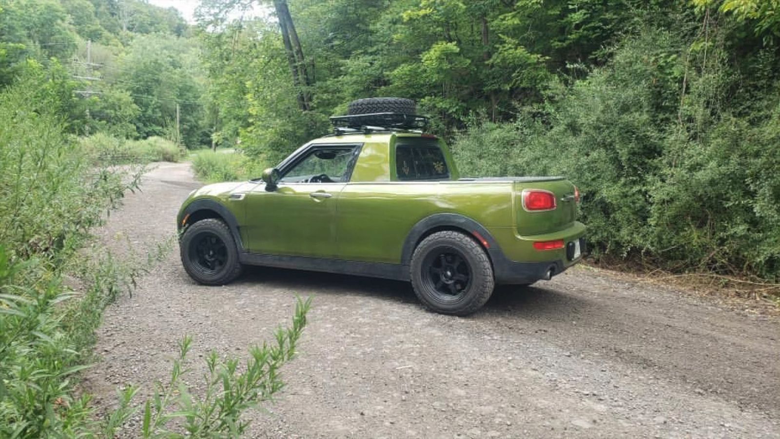 To El Camini ξεκίνησε τη ζωή του ως ένα MINI Clubman και συνεχίζει ως Pick-Up.