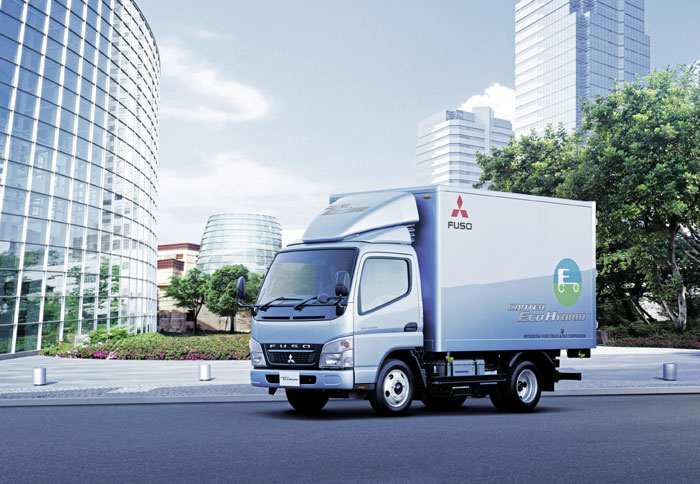 Ρεκόρ πωλήσεων για το υβριδικό Canter