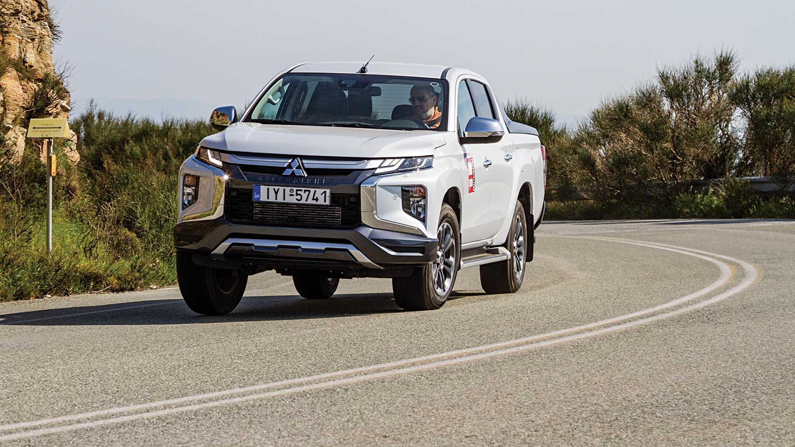 Οδηγούμε το τελευταίο Mitsubishi L200 στην κορυφαία έκδοση εξοπλισμού Instyle Double Cab AT.