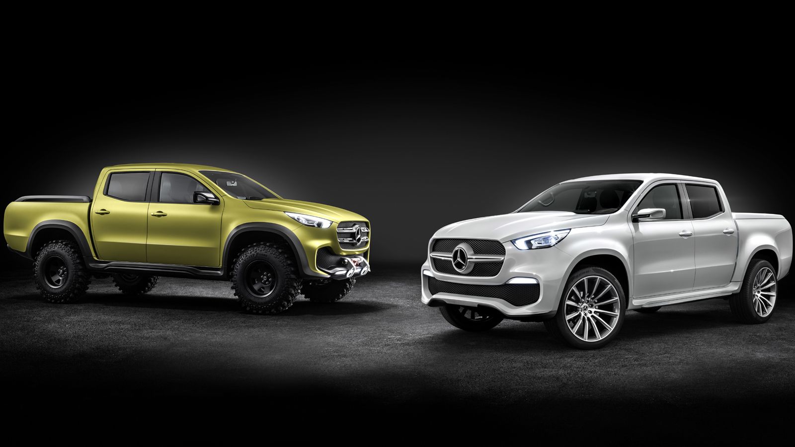 Η Mercedes-Bens παρουσίασε δύο πρωτότυπες εκδόσεις του X-Class, το «X-Class powerfull adventurer» (αριστερά) και το «X-Class stylish explorer» (δεξιά)