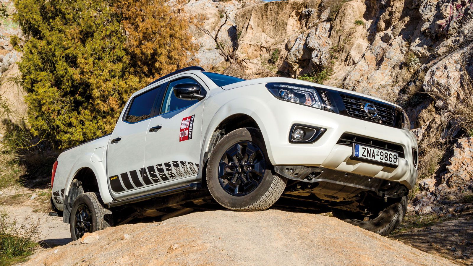 Ακαταμάχητο το κορυφαίο Nissan Navara N-Guard.