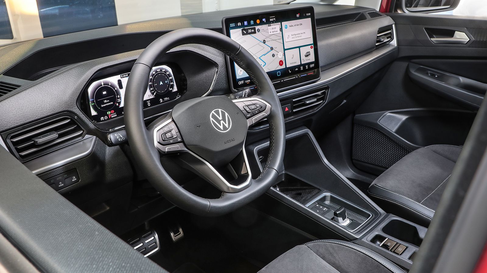 Καμπίνα νέου VW Caddy με ψηφιακό πίνακα οργάνων και οθόνη 12,9 ιντσών