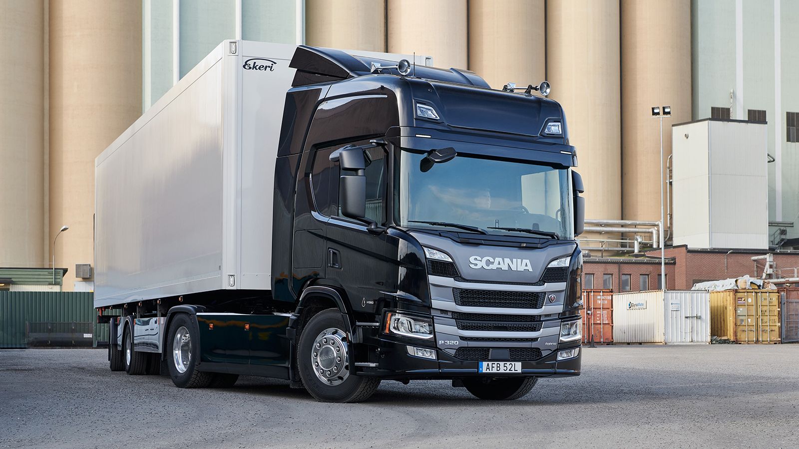 Τα υβριδικά της Scania διατίθενται ως τράκτορες ή μονά φορτηγά, με τις καμπίνες P, G και L.