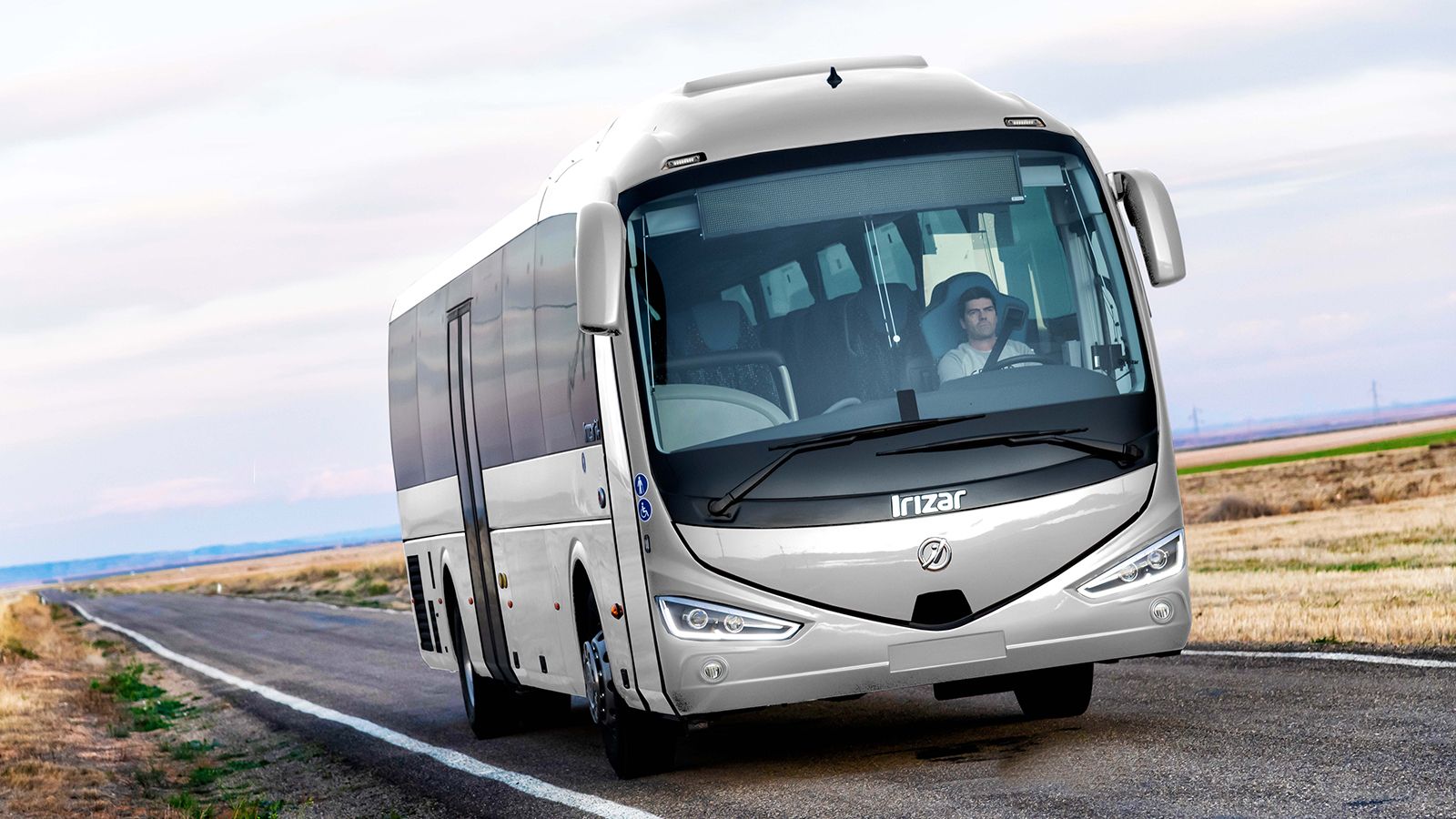 Συνολικά αναβαθμισμένο λανσάρεται το νέο Irizar i4 σε πλήθος εκδόσεων αμαξώματος, εσωτερικού και γραμμής κίνησης.
