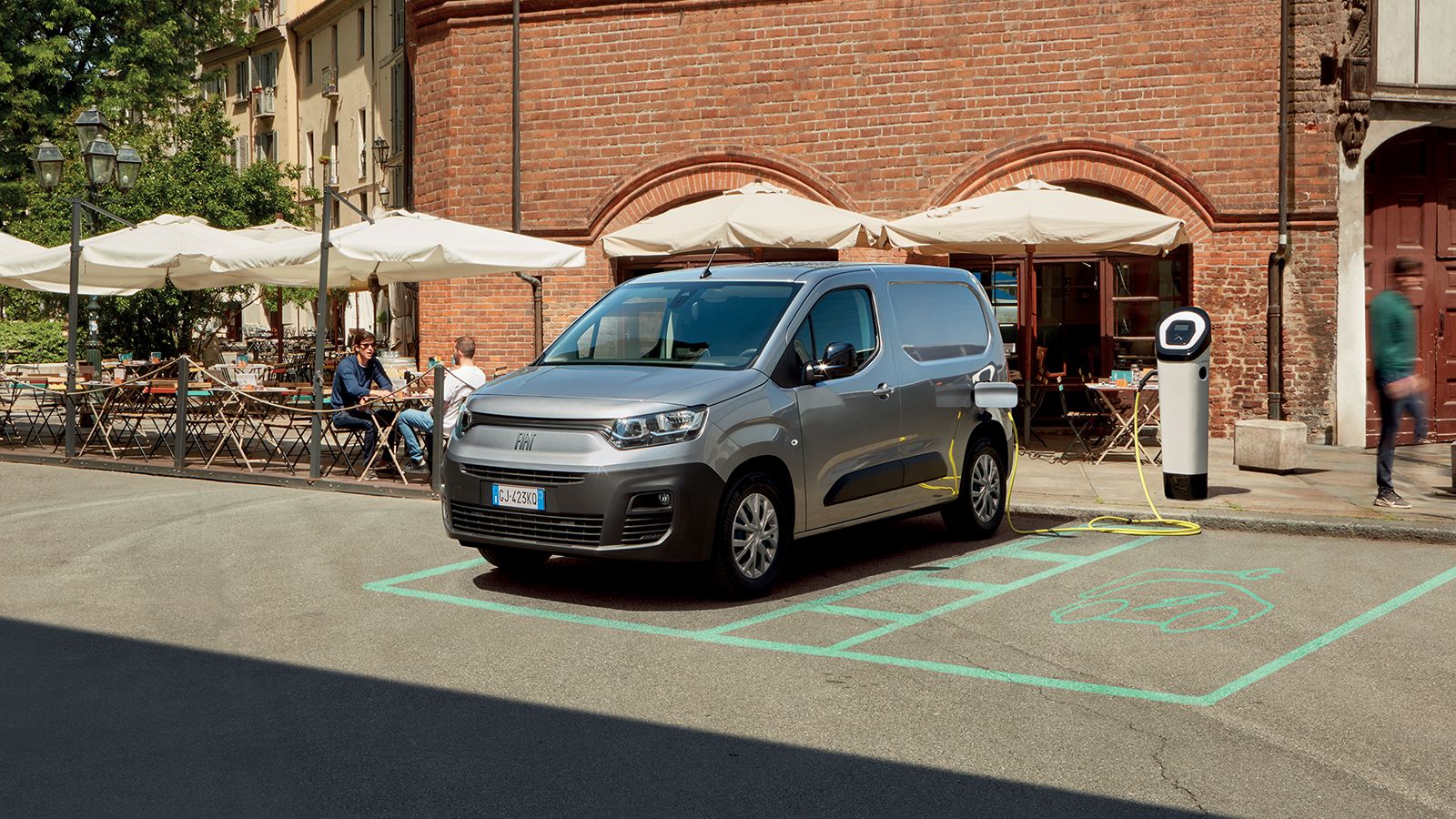 To Fiat Doblo περνά στην 5η του γενιά και για 1η φορά αποκτά ηλεκτρική έκδοση (E-Doblo).