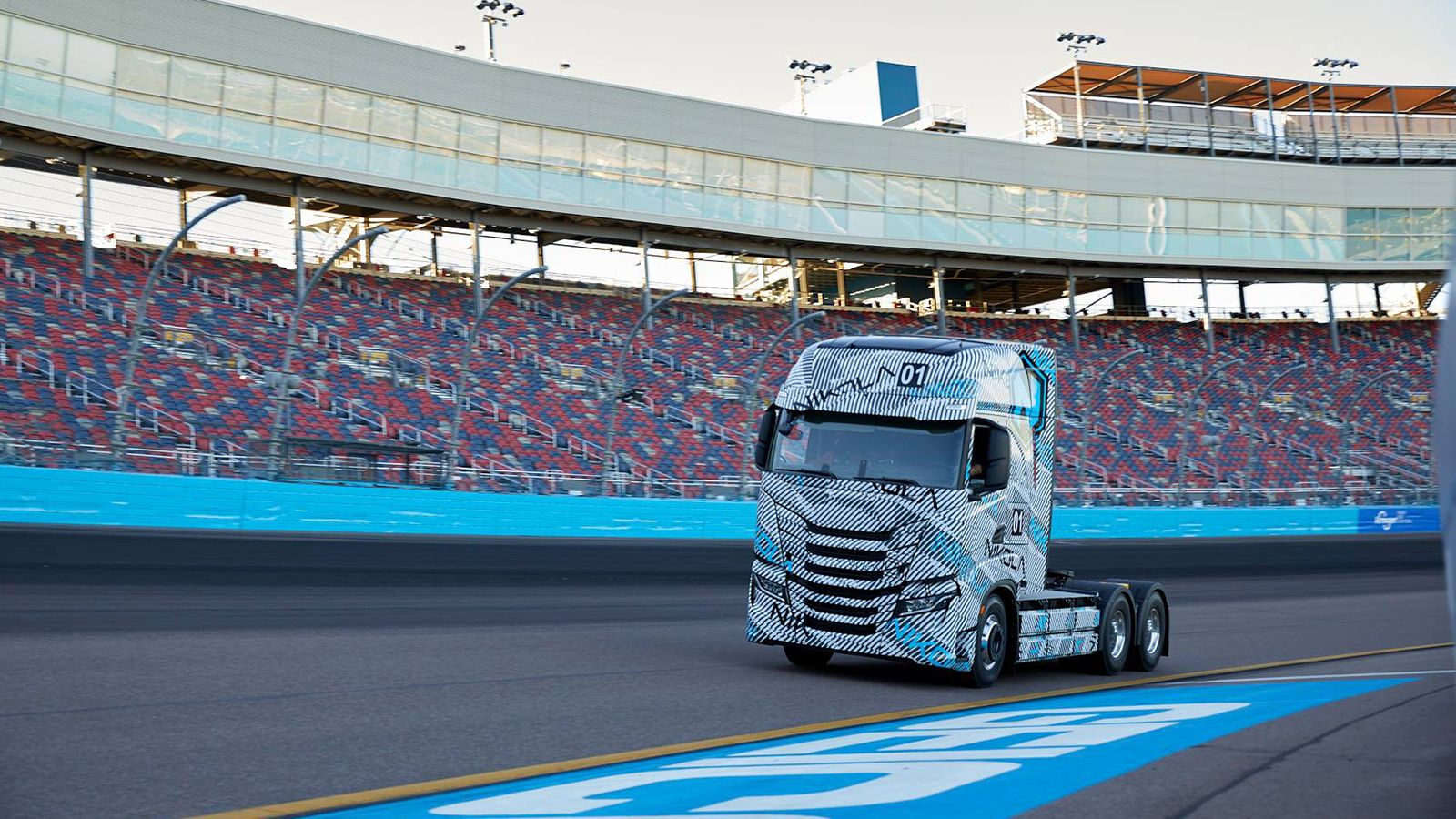 Με ελαφρύ καμουφλάζ έφτασε στις ΗΠΑ το πρώτο Nikola Tre του 14μελούς στόλου «Alpha».