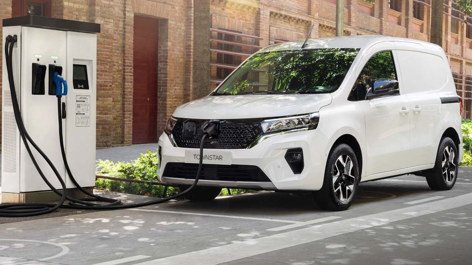To Townstar είναι το νέο Vanette της Nissan και προσφέρεται στην ελληνική αγορά και σε αμιγώς ηλεκτρικές εκδόσεις. 